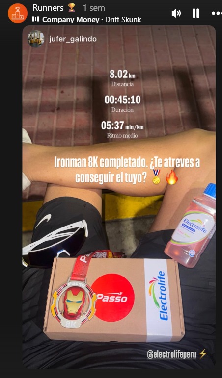 Corredor Passo Runners con su kit completo